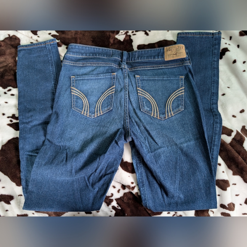 Hollister High Rise Blue Denim Jeans!!